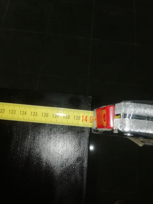 Mesa sala jantar com 4 cadeiras, mesa cor preta em madeira.