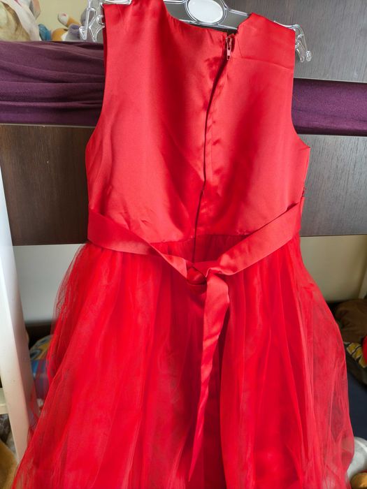 Elegancka sukienka czerwona dla dziewczynki r. 128