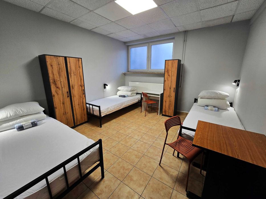 ХОСТЕЛ район WLOCHY (Lopuszanska) hostel, noclegi. 2-4 местные. 800 мес/250 нед