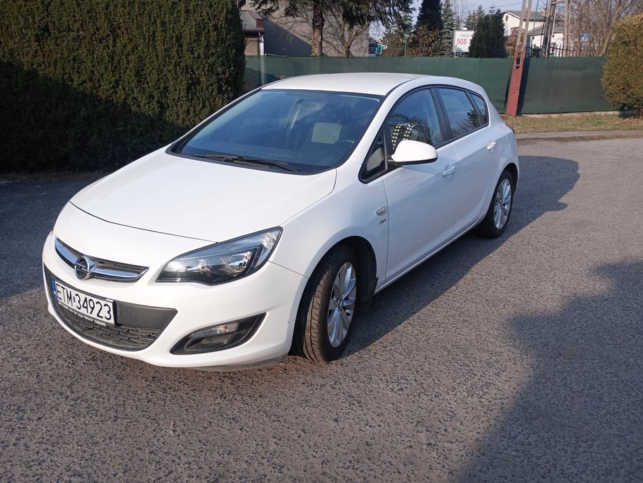 Opel Astra J  2013r.  1400cm3
