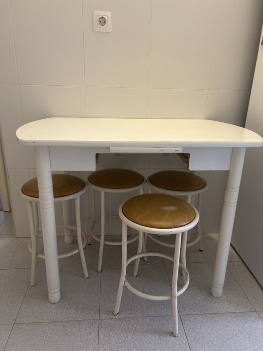 Mesa de cozinha usada