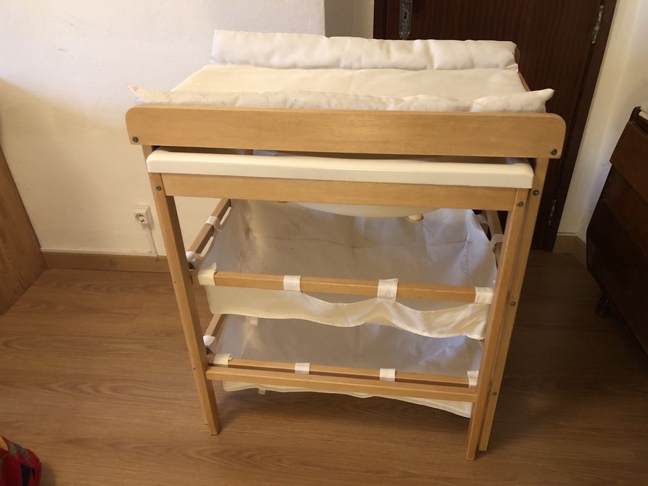 Fraldario/ muda fraldas de madeira ROBA