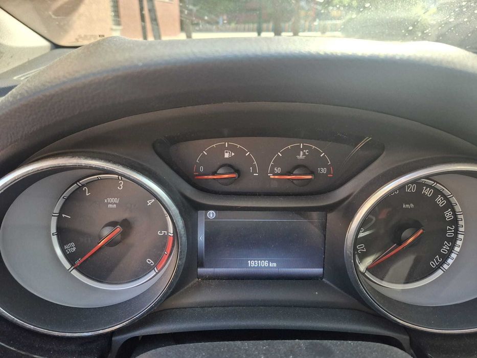 Automóvel Opel Astra K Sports Tourer foto 5