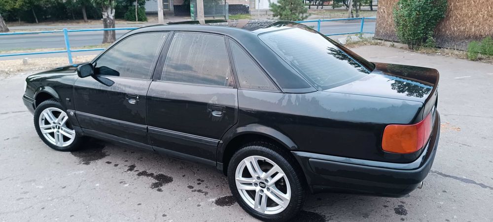 Продам Audi 100c4