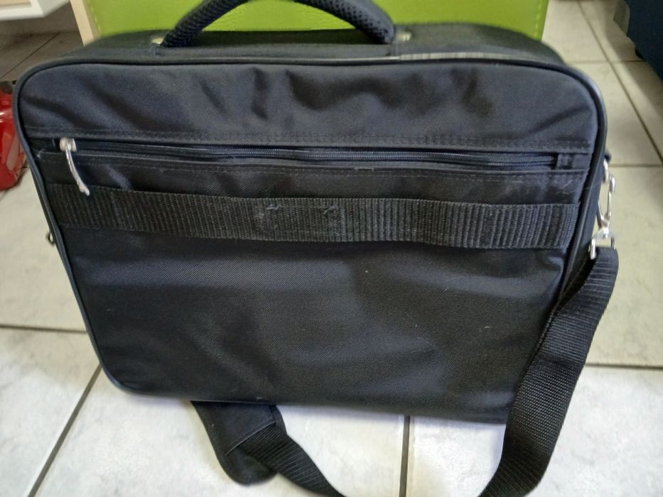 Mala de computador como nova