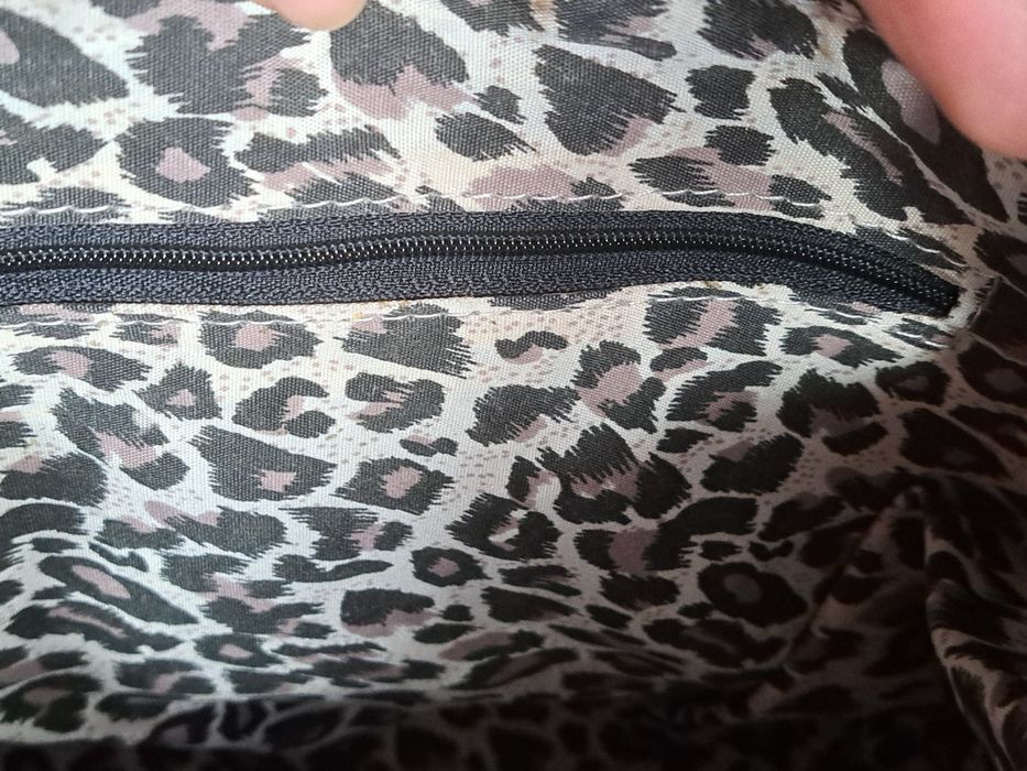 Mala preta de ombro ou tiracolo