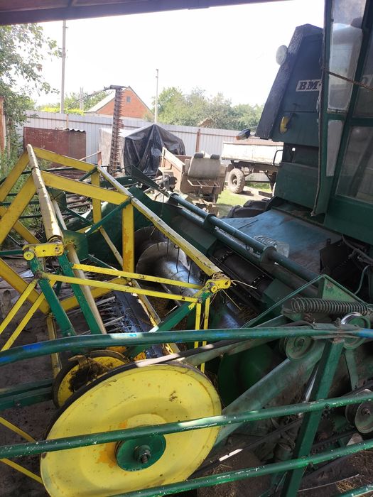 Комбайн Вольво 830s