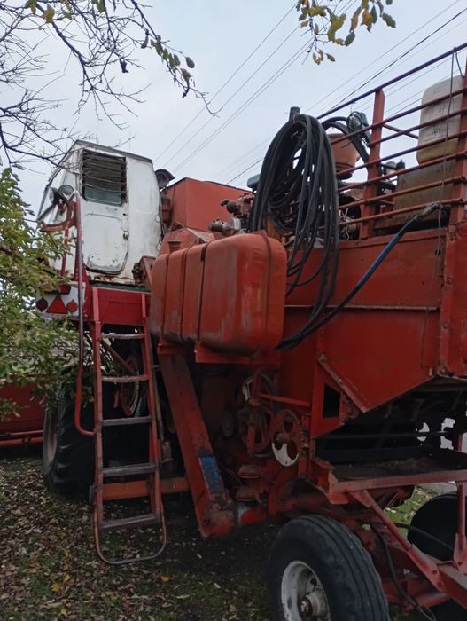 Продам комбайн Нива