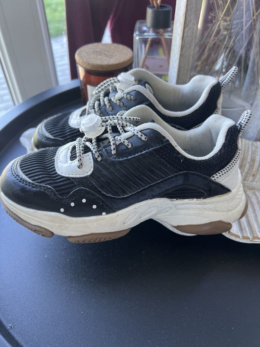 Продам кросівки на хлопчика