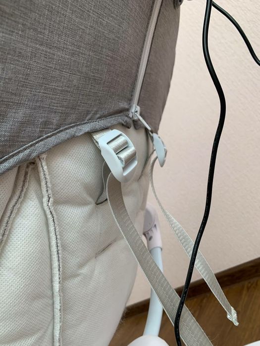 Заколисуюче крісло-гойдалка