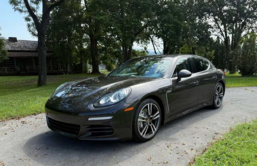 Porsche Panamera 4S      2015