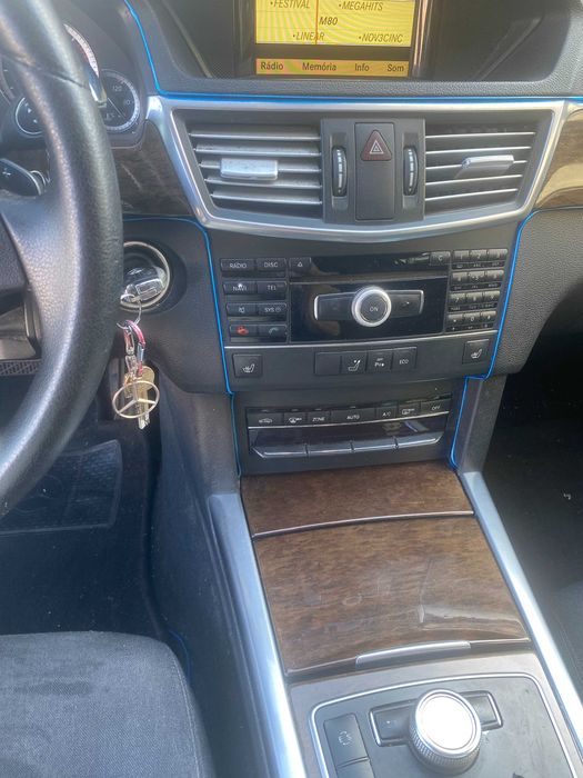 Mercedes  E220 automatico — photo 4