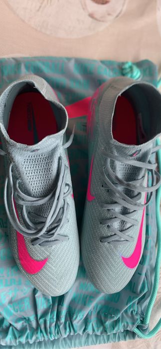 Chuteiras ELITE novas com saco