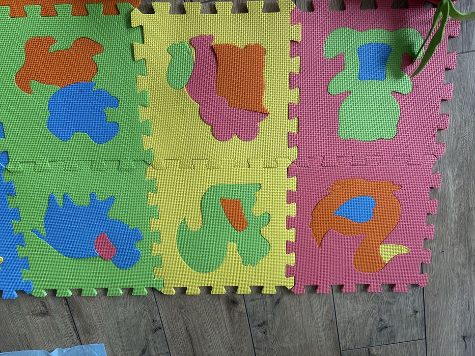 Zestaw zabawek z puzzlami z pianki i inne