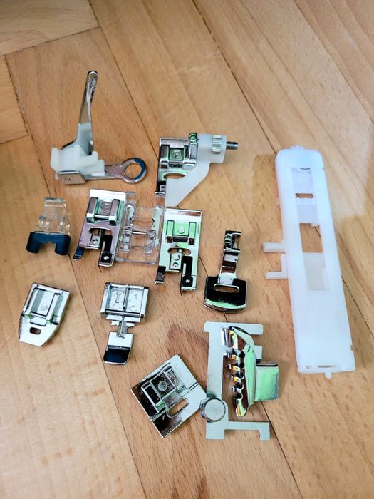 Maszyna do szycia MINERVA MC250C