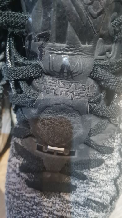 Na sprzedaż fajne buty sportowe