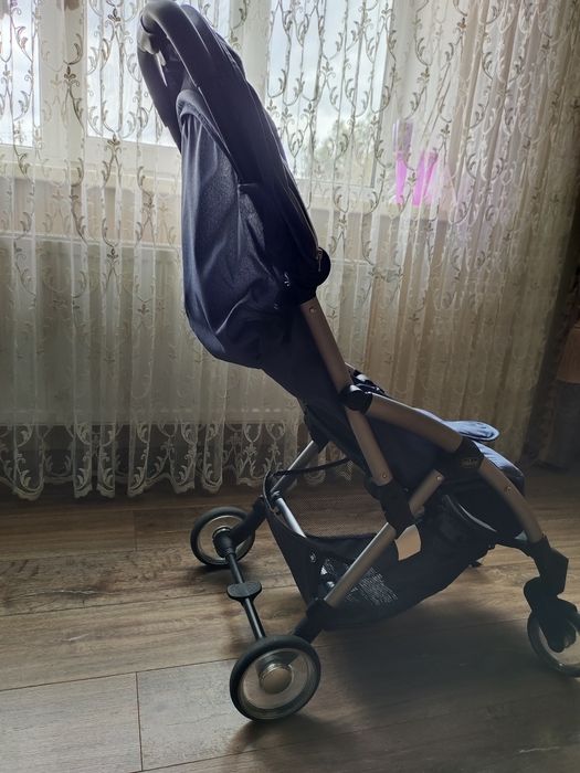 Продам каляску прогулочну чіко 0+
