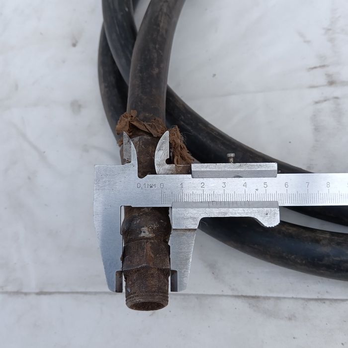 Шланги гидравлические. Длина три метра один.