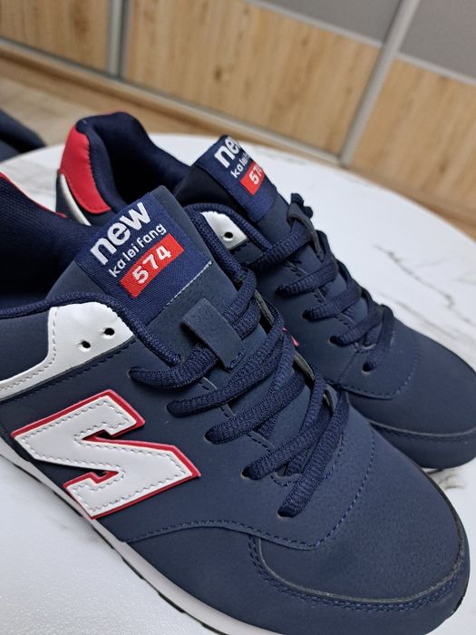 Adiday damskie rozm. 39