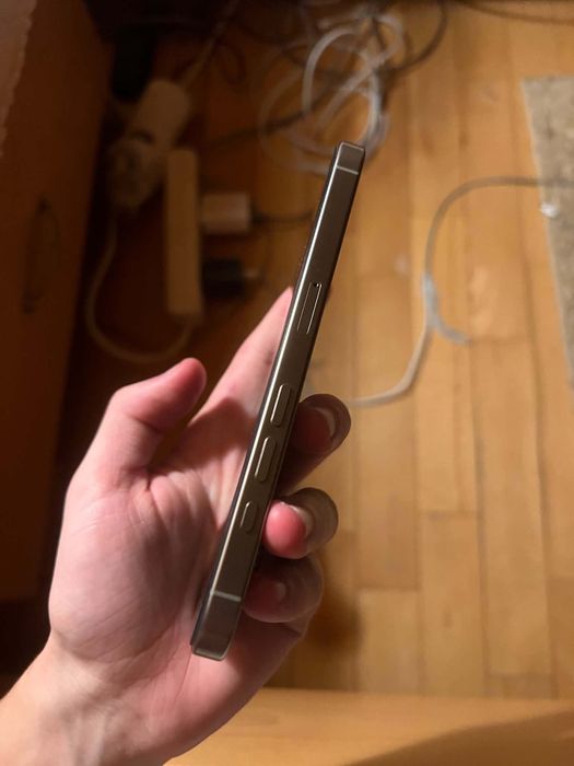 iPhone 16 pro 128gb.