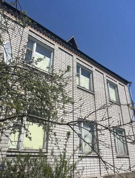 Продам кирпичный дом 250кв.м за 39500дол.