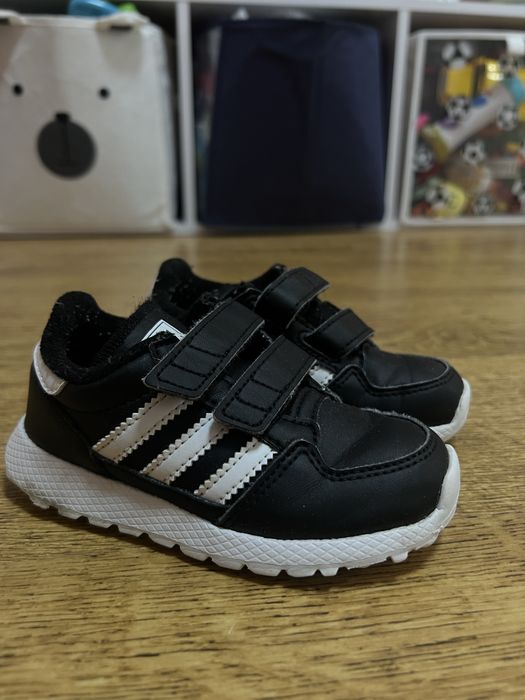 Кросівки дитячі розмір 22-25