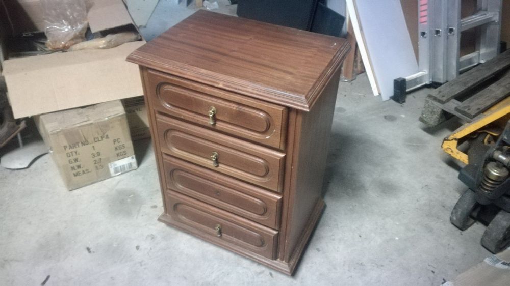 Mesinha cabeceira antiga