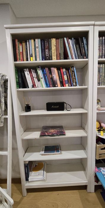 Estante HEMNES IKEA