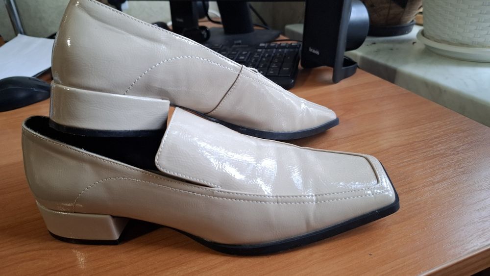 Туфли женские ZARA.