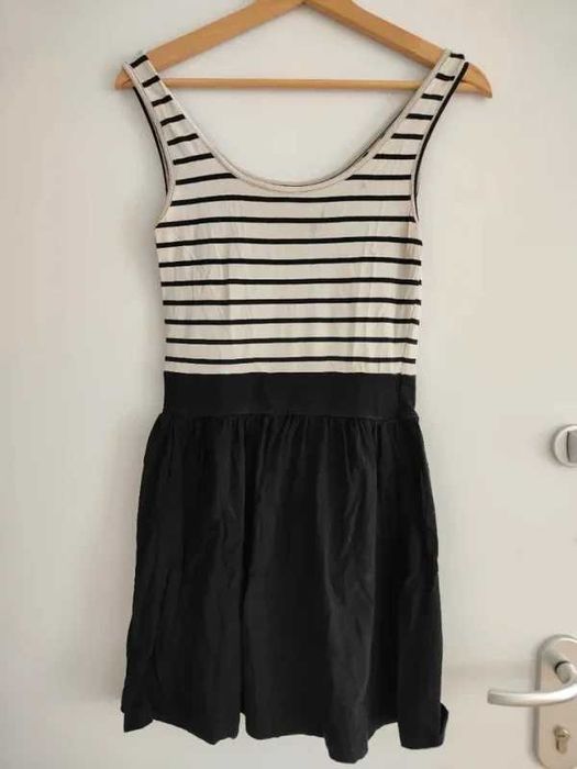 Vestido de Verão Listrado Preto & Branco Vero Moda – Tamanho XS