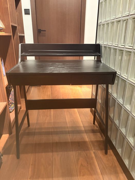 Biurko Borr z szufladami