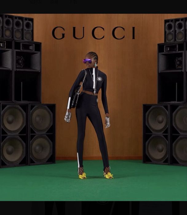 Черный костюм леггинсы и кофта бренд