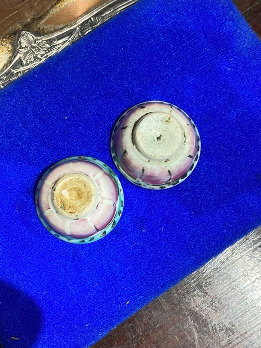 Tijelas porcelana Chinesa Séc XVIII Companhia das índias 4,4 cm diâm.