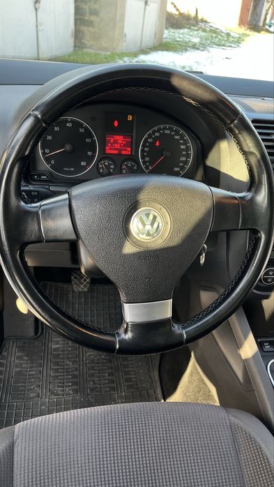 Продам Golf V (1.6 MPI)