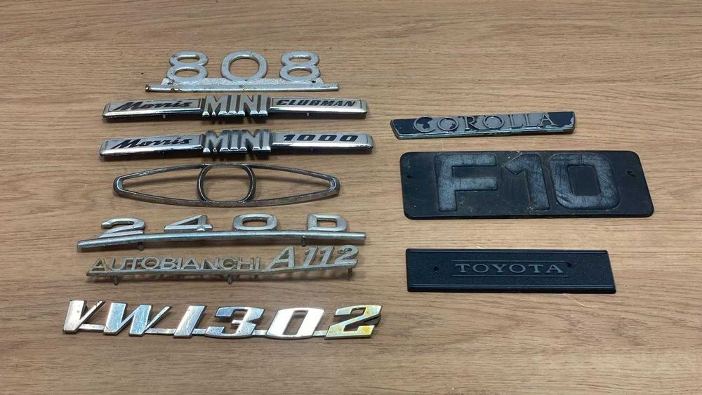 Conjunto de emblemas de carros clássicos,