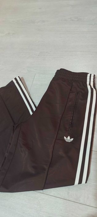 Calças largas Firebird Adidas castanho  NOVO