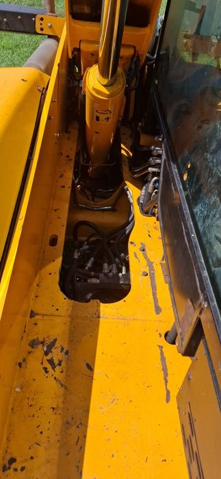 Sprzedam ładowarkę JCB 536/6