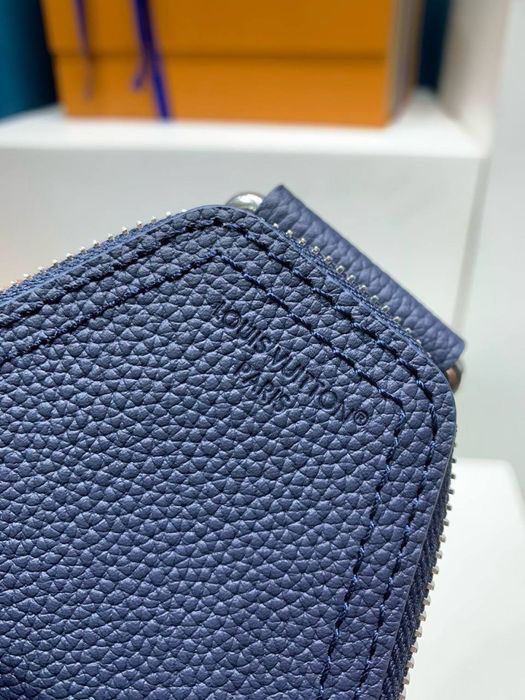 Louis Vuitton Avenue Slingbag PM LV Aerogram (Navy Blue).