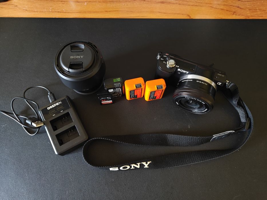 Kit Sony Alpha 5000 + 2 Lentes + 3 Baterias + Cartão 64GB + Carregador
