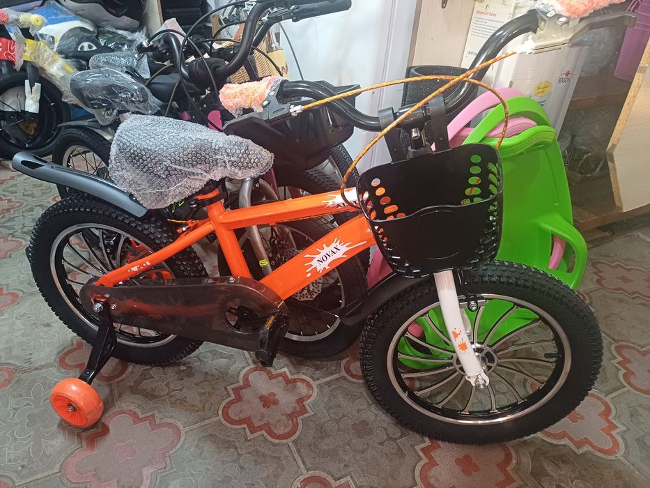 Велосипеди дитячий  16 колеса  сталь, магній