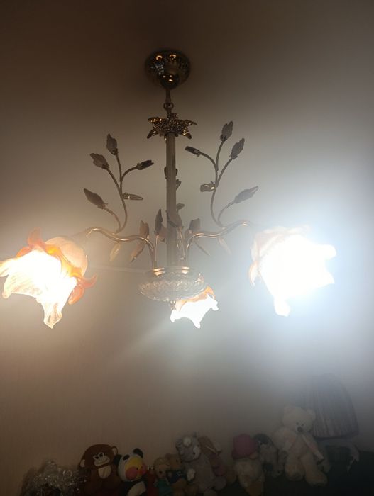 Люстри для кухні і кімнати