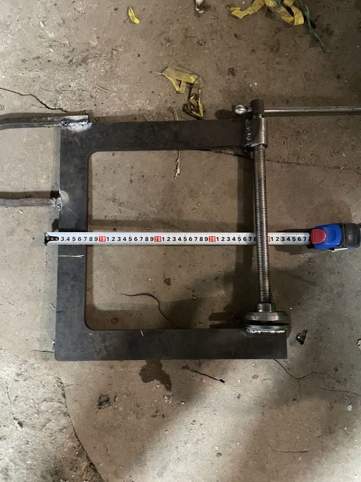 Струбцина вайми різьба упорна трапеція