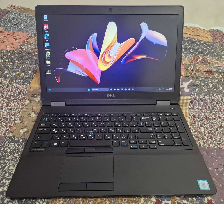 Dell 15 E5570/Core i5-6200U/8Гб.DDR4/SSD256GB/HD520 2GB
