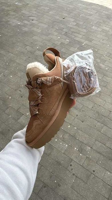 UGG Lowmel Chestnut r.38