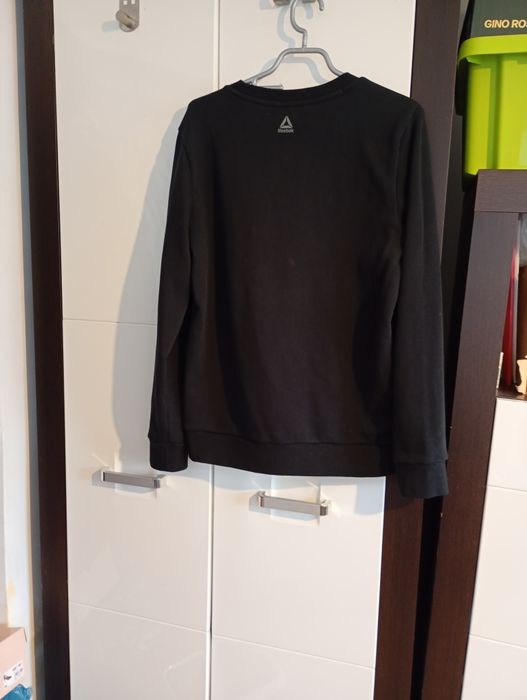 Czarny sweter męski.Reebok