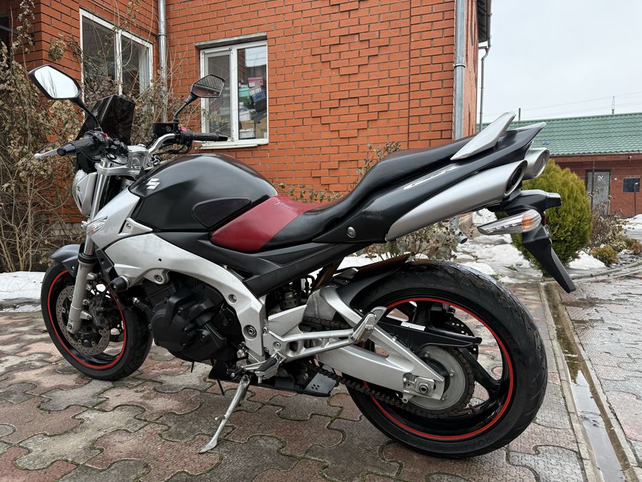 Suzuki GSR400 розмитнений