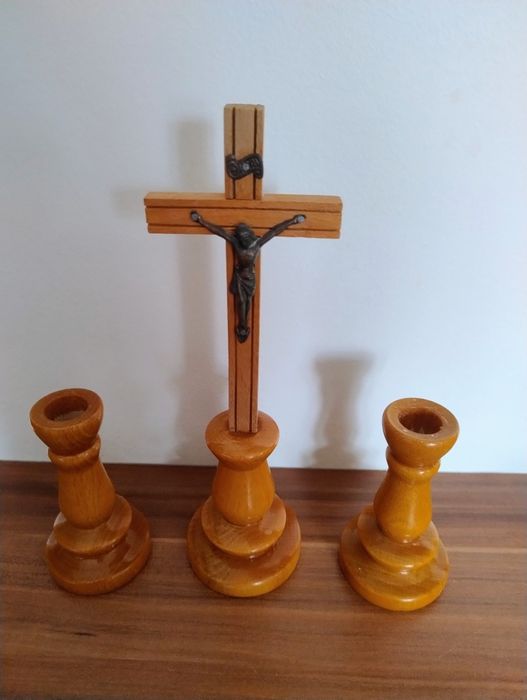 Drewniany zestaw kolędowy krzyż + 2 świeczniki / Dewocjonalia PRL