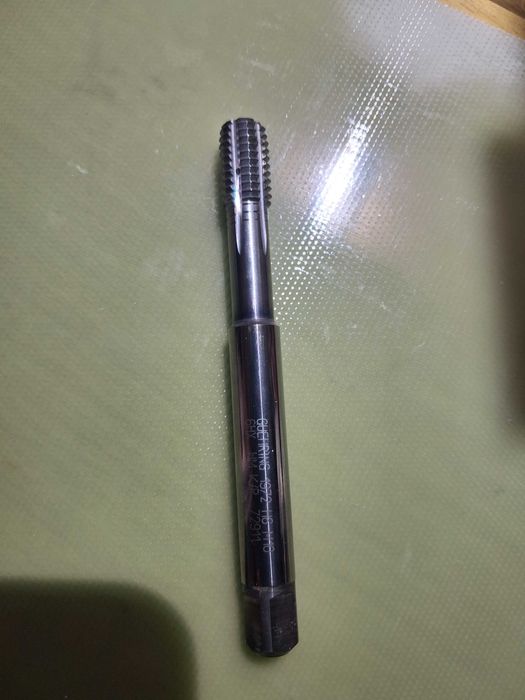 Machos M10 maquinação alto rendimento