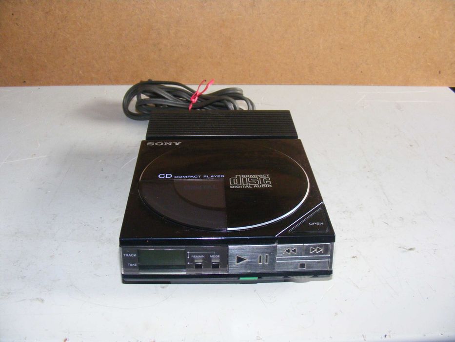 Leitor de cd Sony D-50 com dock para coleccionadores