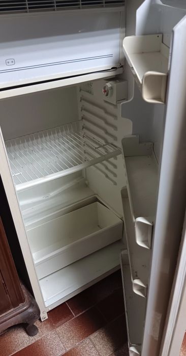 Frigorifico pequeno da Frisol